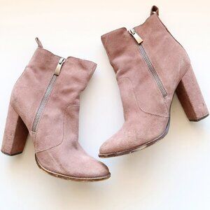 Steve Madden Roooler Beige Suede Leather Block Heel Ankle Boots / Booties Size 7
